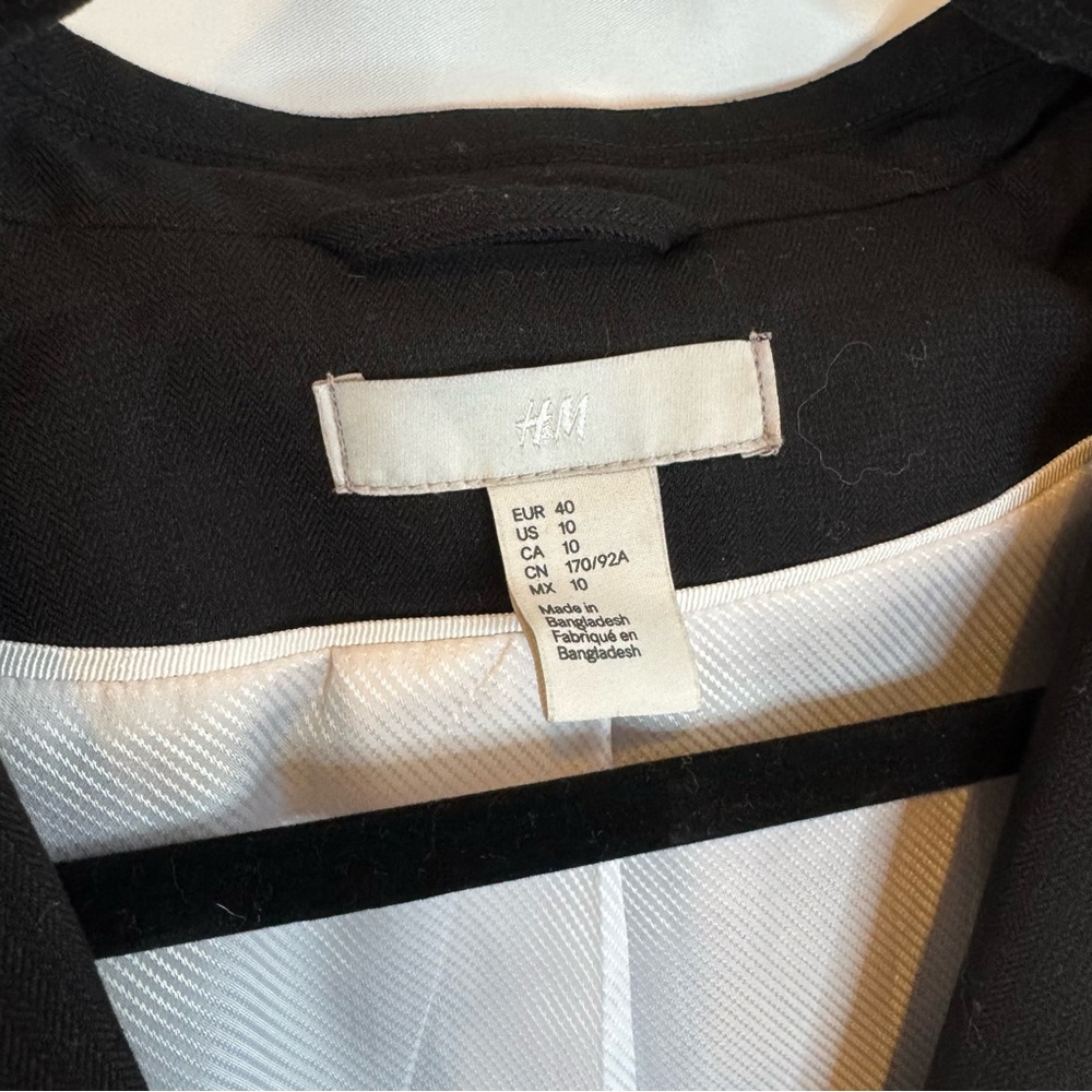H&M Classic Black Blazer - Picture 2 of 14